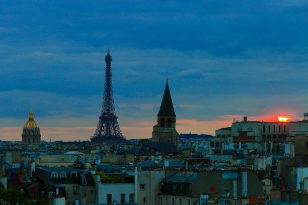 Sunday Evening Conclude with an Eiffel Tower at Sunset