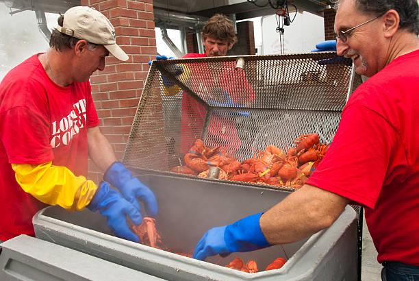 When Is the Best Time to Enjoy Lobster Rolls in Boston